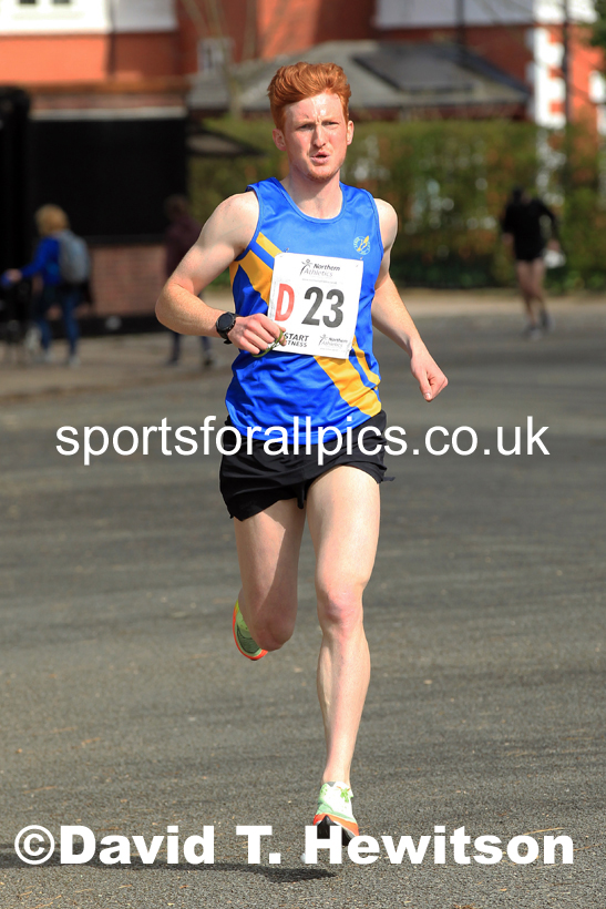 Senior Mens Northern 12 Stage Road Relay, 2022 Northern 12 and 6 Stage Road Relays,  Birkenhead Park, Birkenhead, Wirral.  Photo: David T. Hewitson/Sports for All Pics